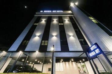 Changwon Brown Dot Hotel Palyong