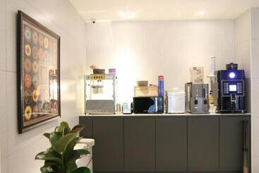 Changwon Brown Dot Hotel Palyong