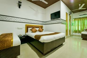 هتل Chembil Residency By Oyo Rooms