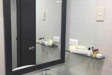 هتل Fernvale Leisure Club And Resort