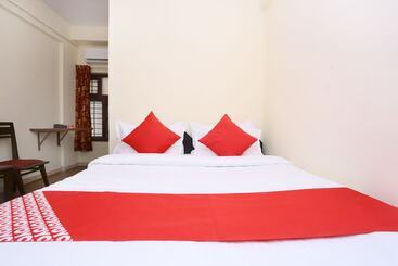 هتل Gamas Centre By Oyo Rooms