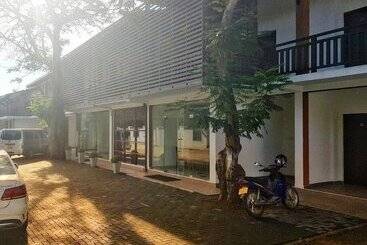 هتل Livinya Holiday Resort