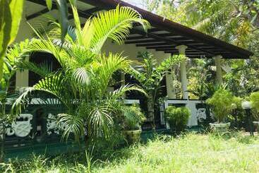 تختخواب و صبحانه Kalana Homestay