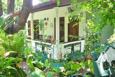 تختخواب و صبحانه Kalana Homestay