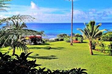 تختخواب و صبحانه Makaira Resort