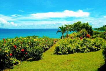 تختخواب و صبحانه Makaira Resort