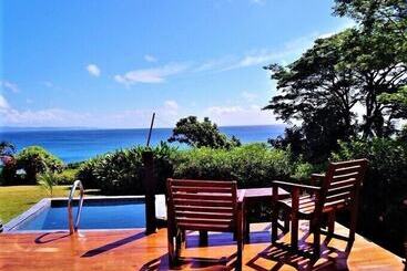 تختخواب و صبحانه Makaira Resort