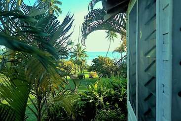 تختخواب و صبحانه Makaira Resort