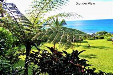 تختخواب و صبحانه Makaira Resort