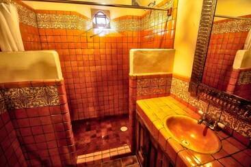 هتل Casa Encantada