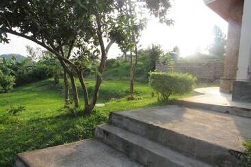 هتل Rebero Kivu Resort