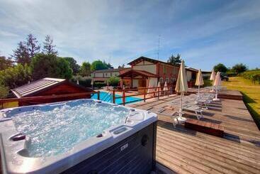 هتل روستایی Agriturismo E Cantina La Sabbiona