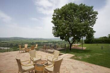 هتل روستایی Bio Agriturismo Il Torrione