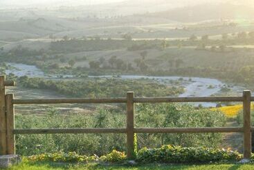 هتل روستایی Bio Agriturismo Il Torrione