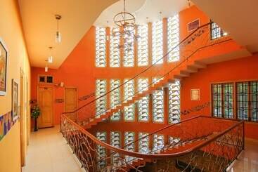 ホテル Hallmark Begumpet By Oyo Rooms