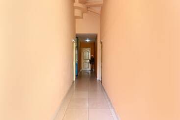 ホテル Hallmark Begumpet By Oyo Rooms