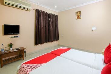 ホテル Hallmark Begumpet By Oyo Rooms