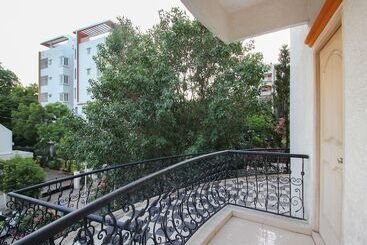 ホテル Hallmark Begumpet By Oyo Rooms