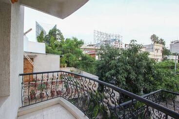 ホテル Hallmark Begumpet By Oyo Rooms