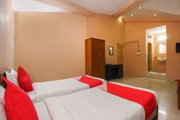 ホテル Hallmark Begumpet By Oyo Rooms