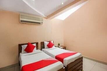 ホテル Hallmark Begumpet By Oyo Rooms