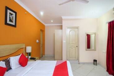 ホテル Hallmark Begumpet By Oyo Rooms