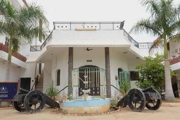 هتل Rani Bagh By Oyo Rooms