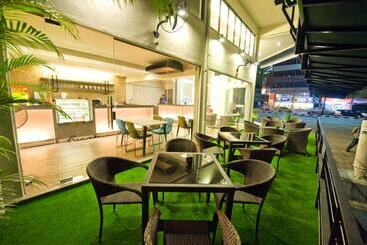 هتل Riverside Boutique
