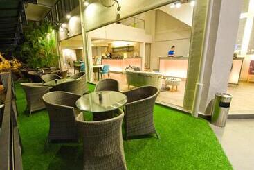 هتل Riverside Boutique