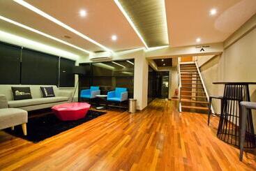 هتل Riverside Boutique