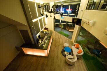 هتل Riverside Boutique
