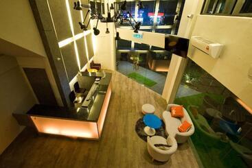 هتل Riverside Boutique