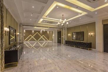 هتل Stonehill Suites