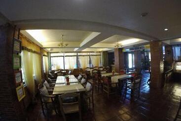 هتل The Palacio De Laoag