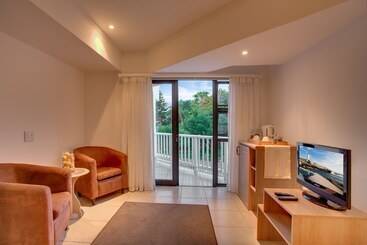 پانسیون Limoni Luxury Suites