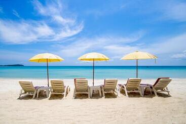 Baan Samui Resort Sha Extra Plus