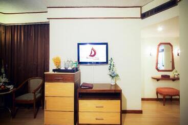 Duangtawan Hotel Chiang Mai  Sha Extra Plus