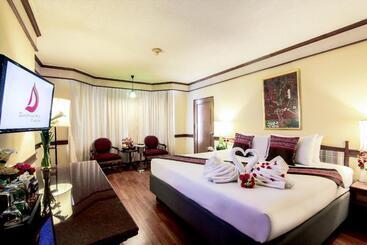 Duangtawan Hotel Chiang Mai  Sha Extra Plus