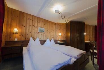 Alpenblick Hotel & Restaurant Wilderswil By Interlaken