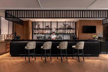 هتل Courtyard By Marriott Phuket Town