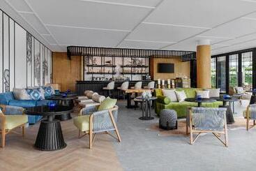 هتل Courtyard By Marriott Phuket Town