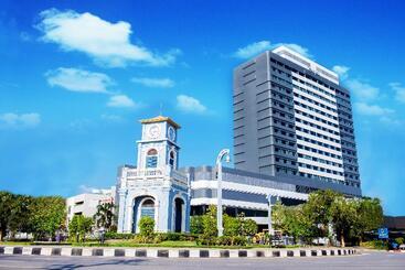 هتل Courtyard By Marriott Phuket Town