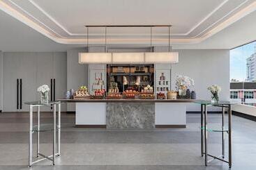 هتل Courtyard By Marriott Phuket Town