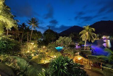 هتل Crystal Bay Yacht Club Beach Resort