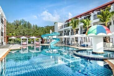 هتل Holiday Inn Resort Phuket Karon Beach, An Ihg
