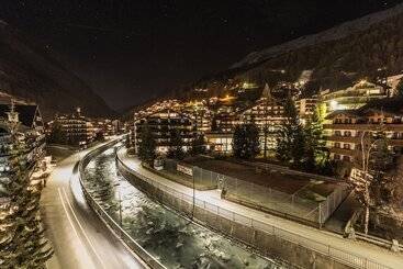 هتل National Zermatt   Matterhorn Views, Sunnegga Gateway & Spa