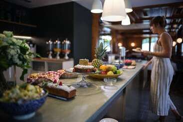 هتل National Zermatt   Matterhorn Views, Sunnegga Gateway & Spa
