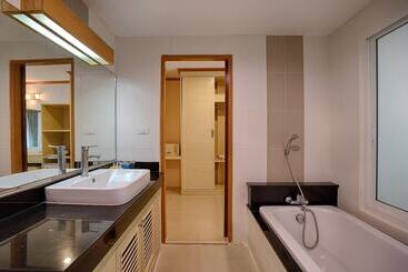 هتل Phuket Island View Resort   Sha Extra Plus
