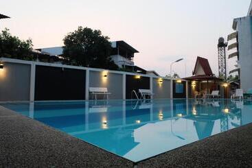 Prince Hotel Chiang Mai