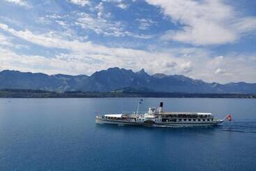 هتل Restaurant Bellevue Au Lac